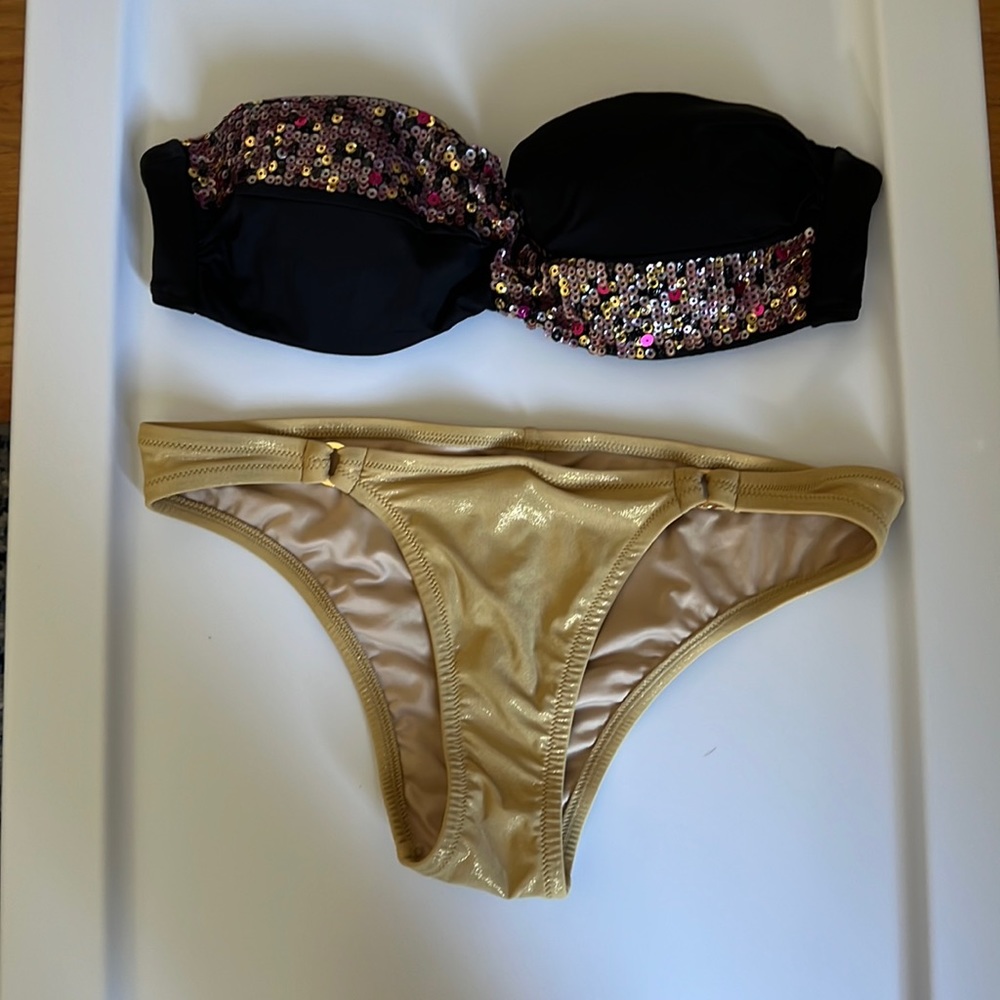 Victoria’s Secret bikini set